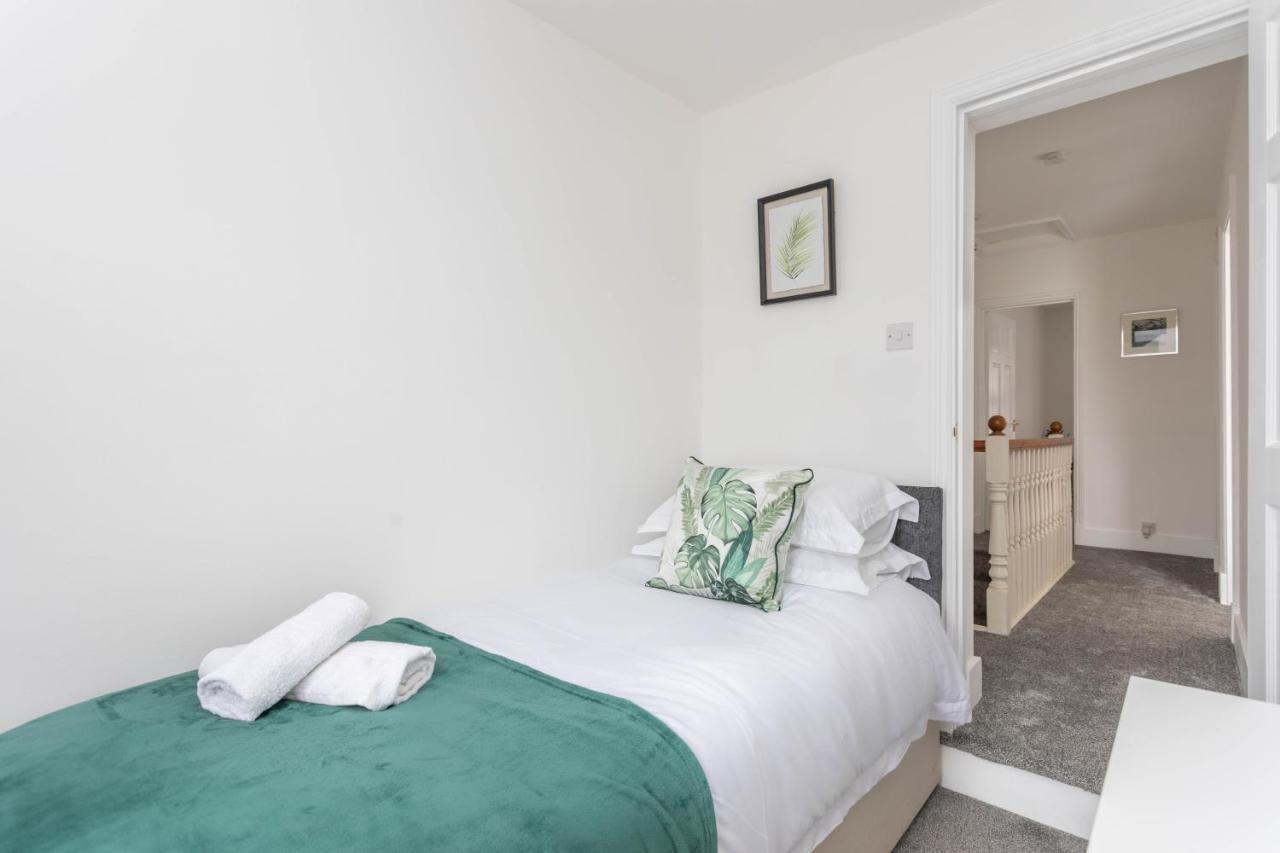 30 Percent Off Monthly Stays - City Centre - 3 Bedrooms St Albans エクステリア 写真