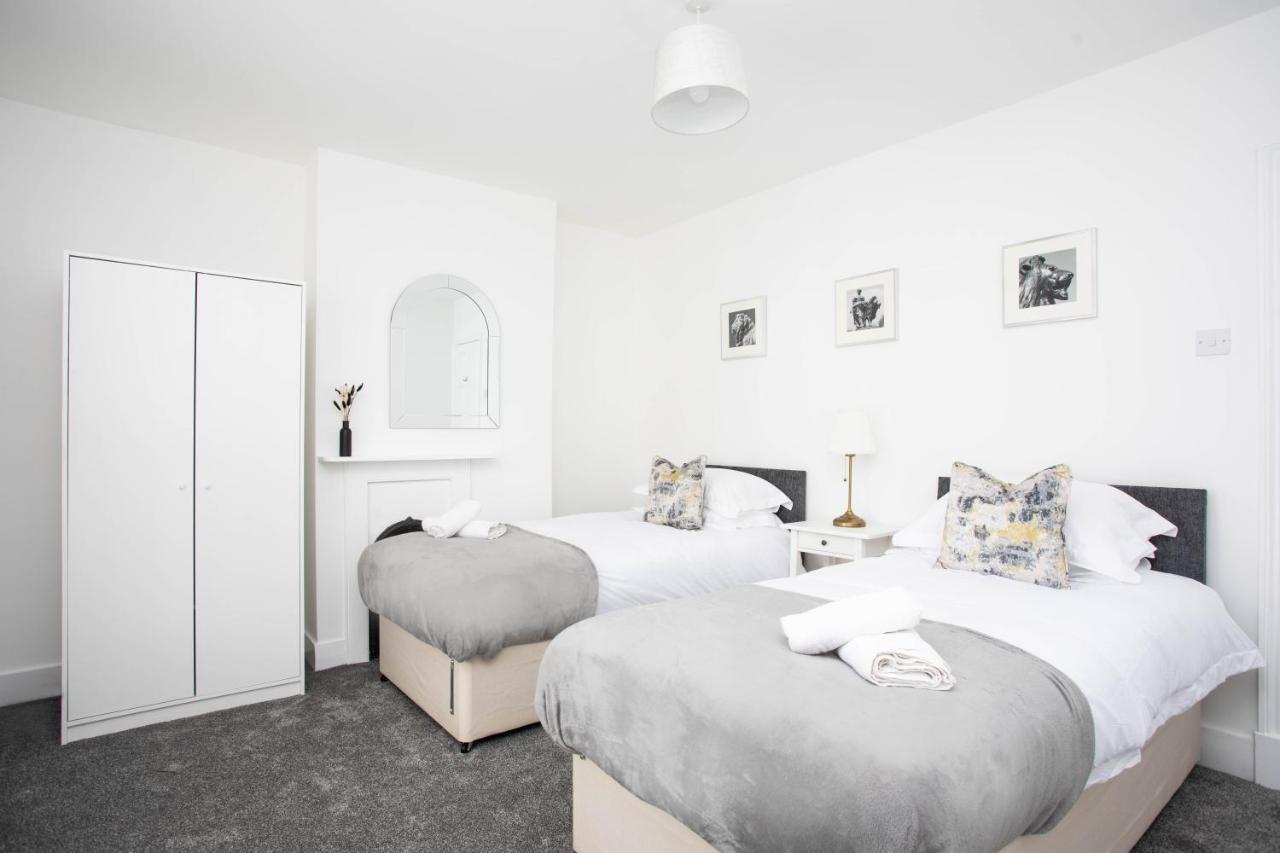 30 Percent Off Monthly Stays - City Centre - 3 Bedrooms St Albans エクステリア 写真
