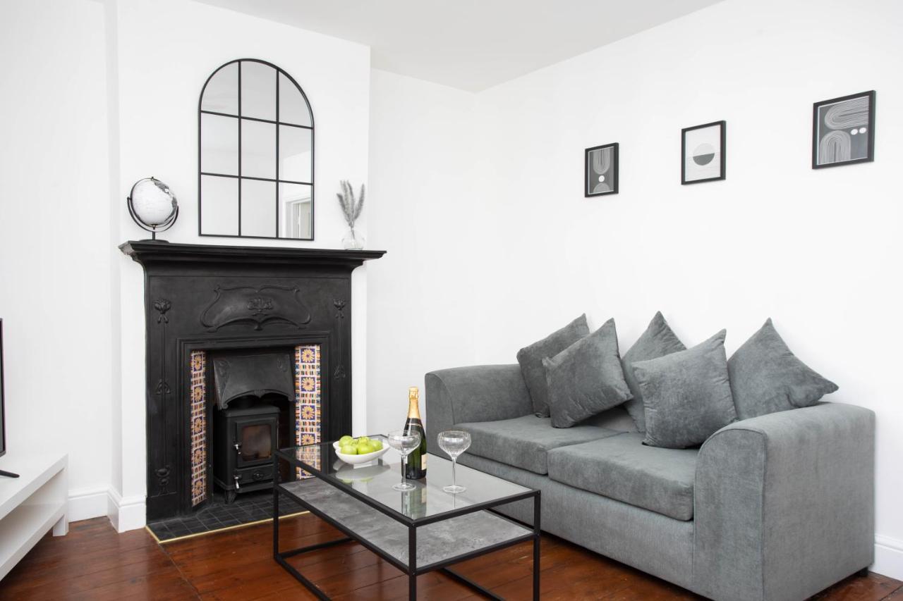 30 Percent Off Monthly Stays - City Centre - 3 Bedrooms St Albans エクステリア 写真