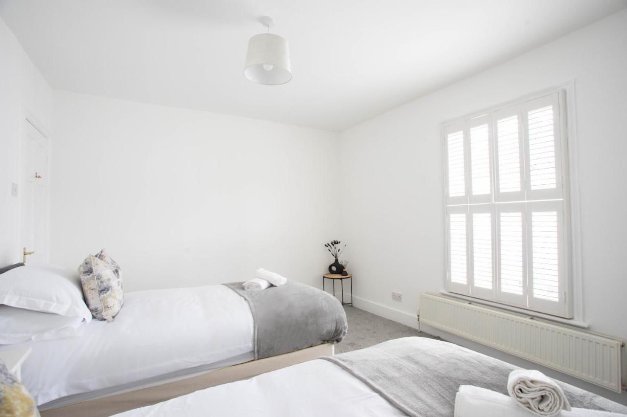 30 Percent Off Monthly Stays - City Centre - 3 Bedrooms St Albans エクステリア 写真